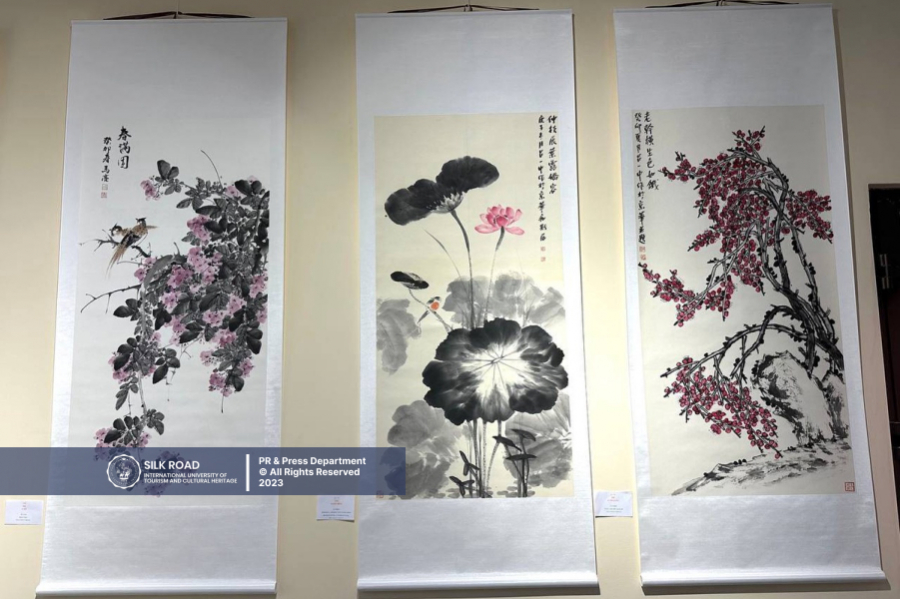 The exhibition of Uzbek-Chinese natural masterpieces held at our university