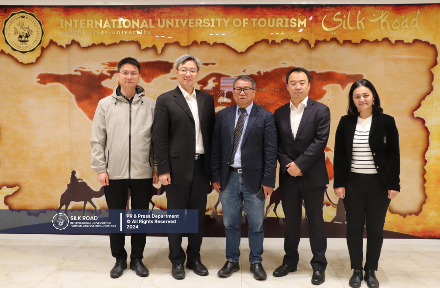 Генеральный директор Синьцзянской группы развития талантов посетил наш университет