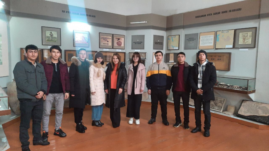 1st year students of the “Silk Road” International University of Tourism and Cultural Heritage visited the Samarkand regional museum of local history