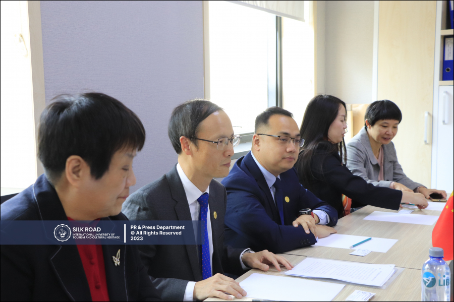Representatives of Beijing Foreign Studies University visited our university