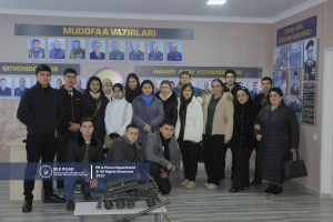 Student youth met with the military