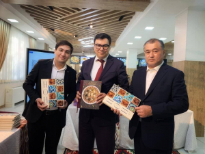 Известный узбекский гурме Бахриддин Чустий  пополнил Библиотеку университета авторскими книгами