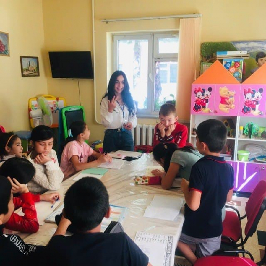 Уроки английского языка в «Детской деревни Узбекистана»