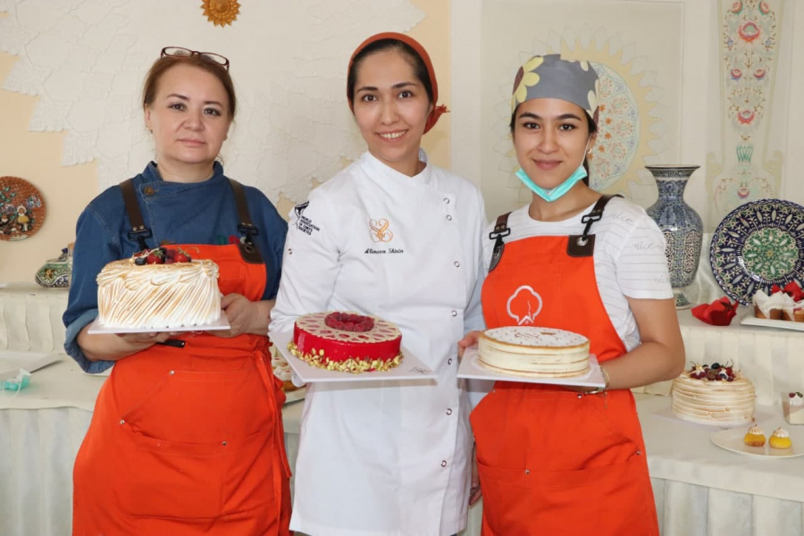 Организован первый кулинарный мастер класс Coozin для студенток Международного Университета туризма «Шелковый путь»